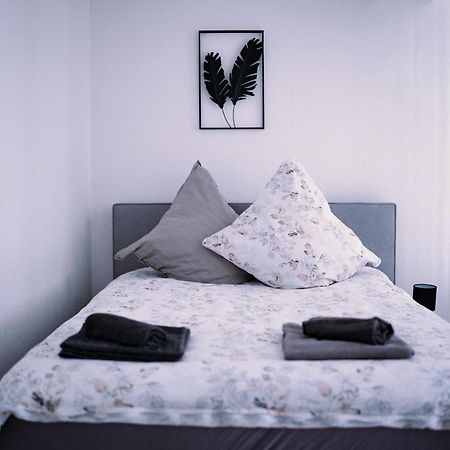 Schoenes Apartment In Der Altstadt , Kostenlose Parkplaetze In Der Naehe Emden Esterno foto
