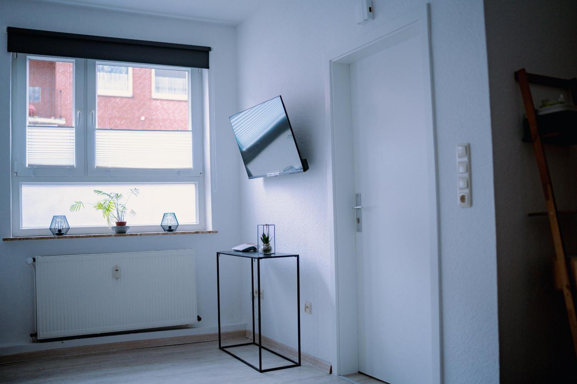Schoenes Apartment In Der Altstadt , Kostenlose Parkplaetze In Der Naehe Emden Esterno foto