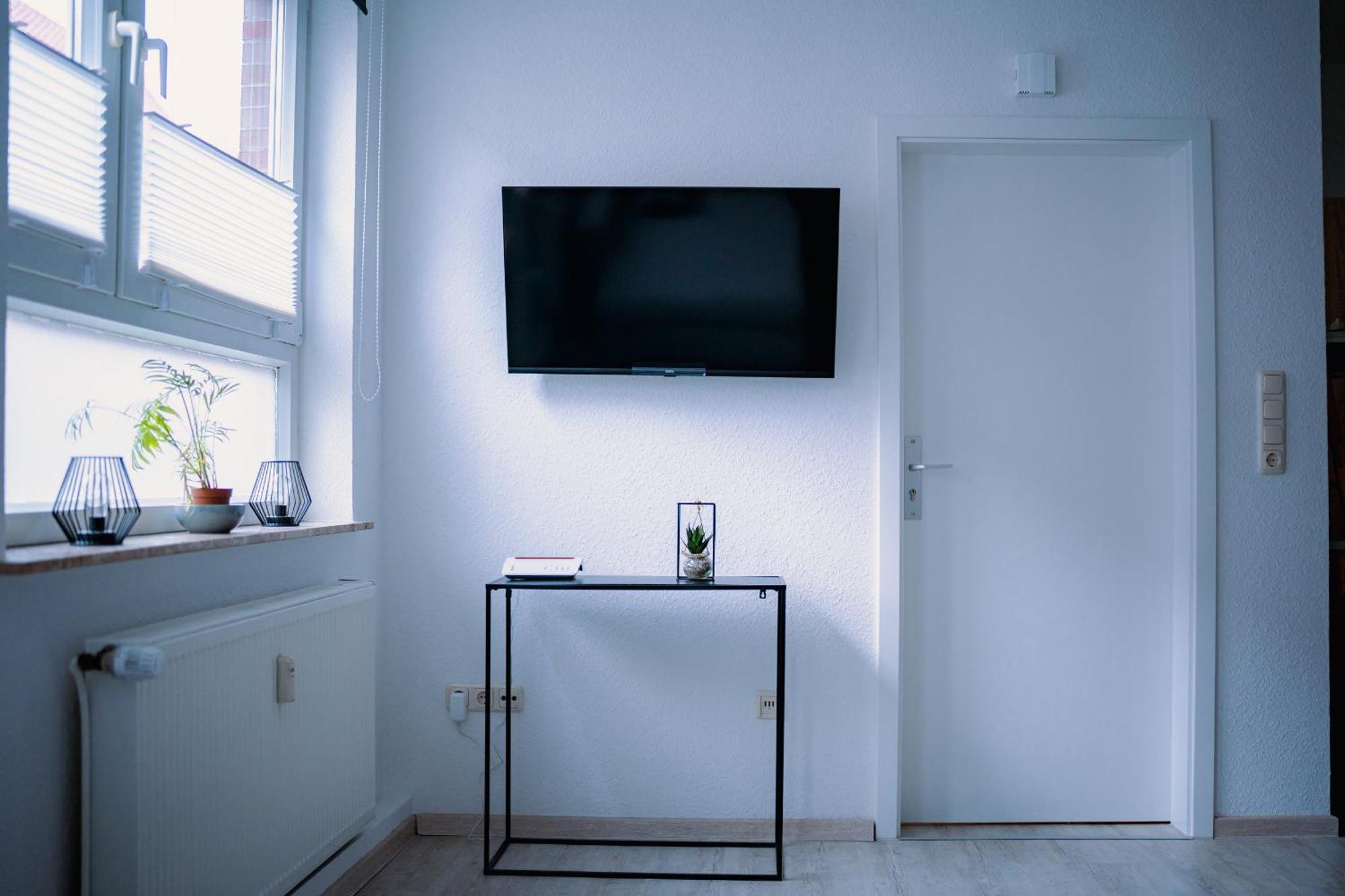 Schoenes Apartment In Der Altstadt , Kostenlose Parkplaetze In Der Naehe Emden Esterno foto