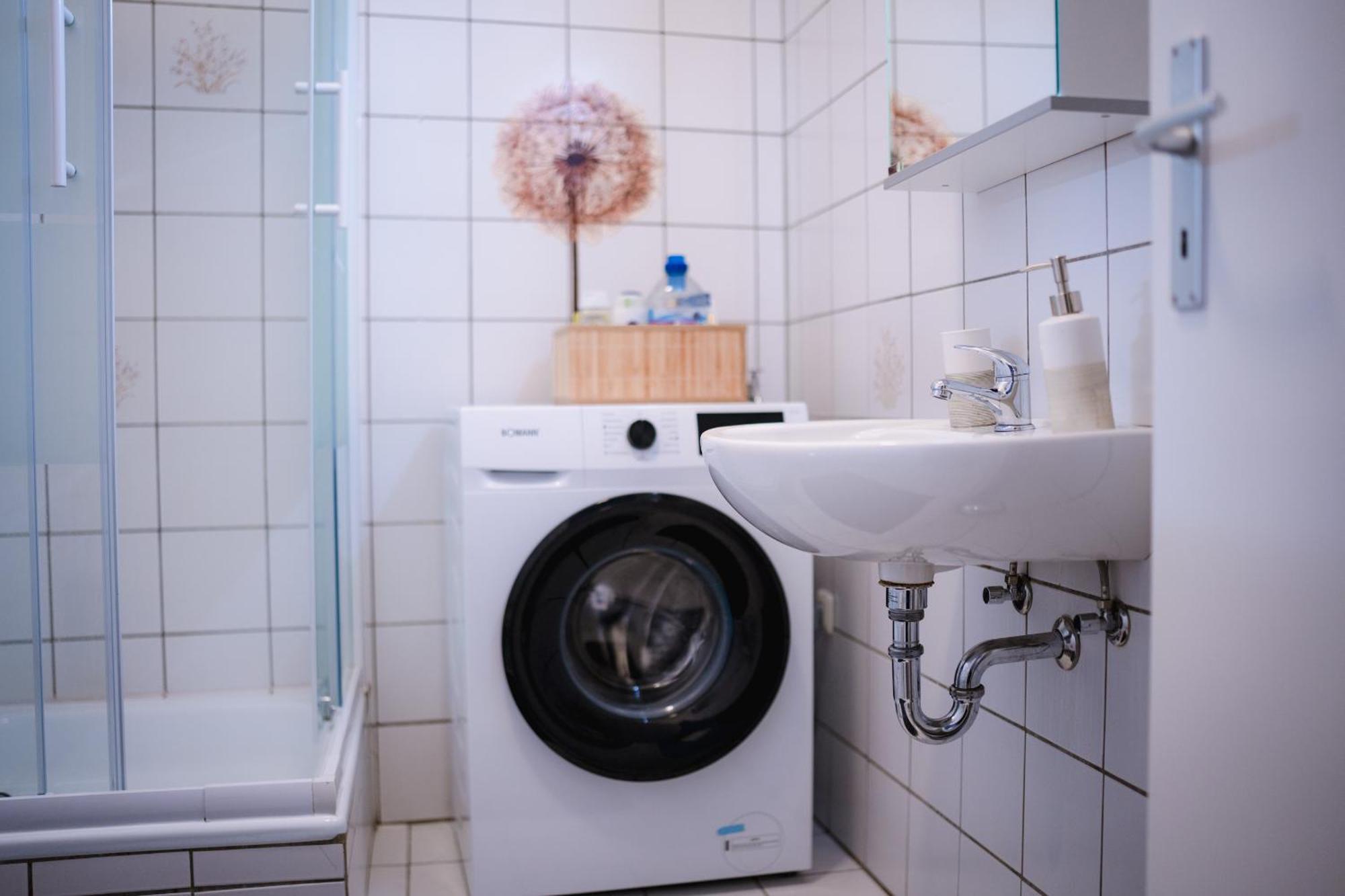 Schoenes Apartment In Der Altstadt , Kostenlose Parkplaetze In Der Naehe Emden Esterno foto