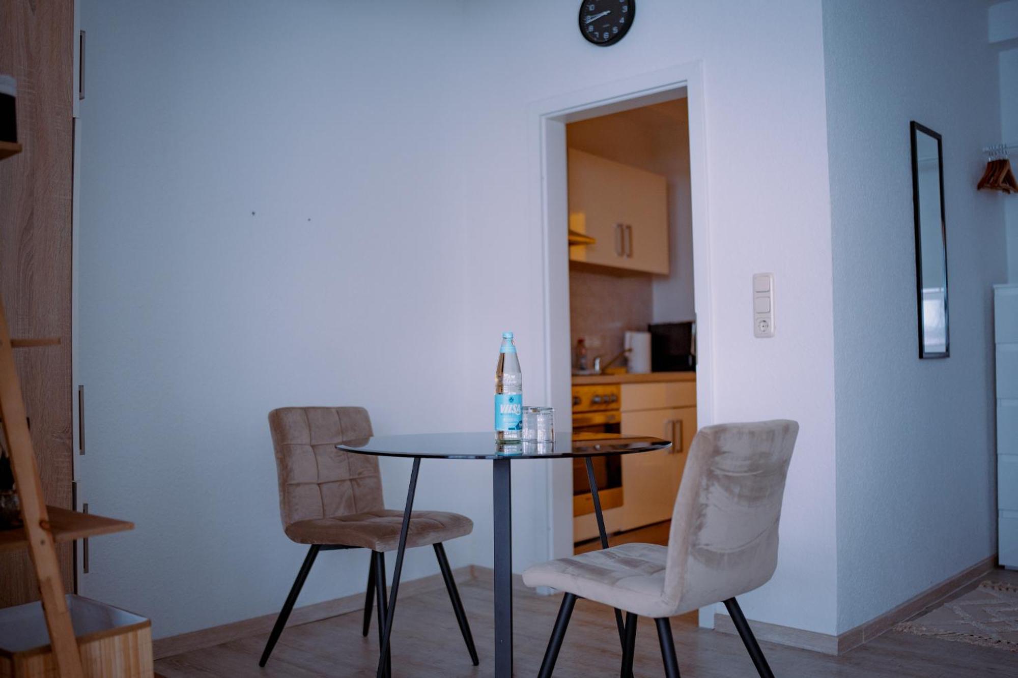 Schoenes Apartment In Der Altstadt , Kostenlose Parkplaetze In Der Naehe Emden Esterno foto