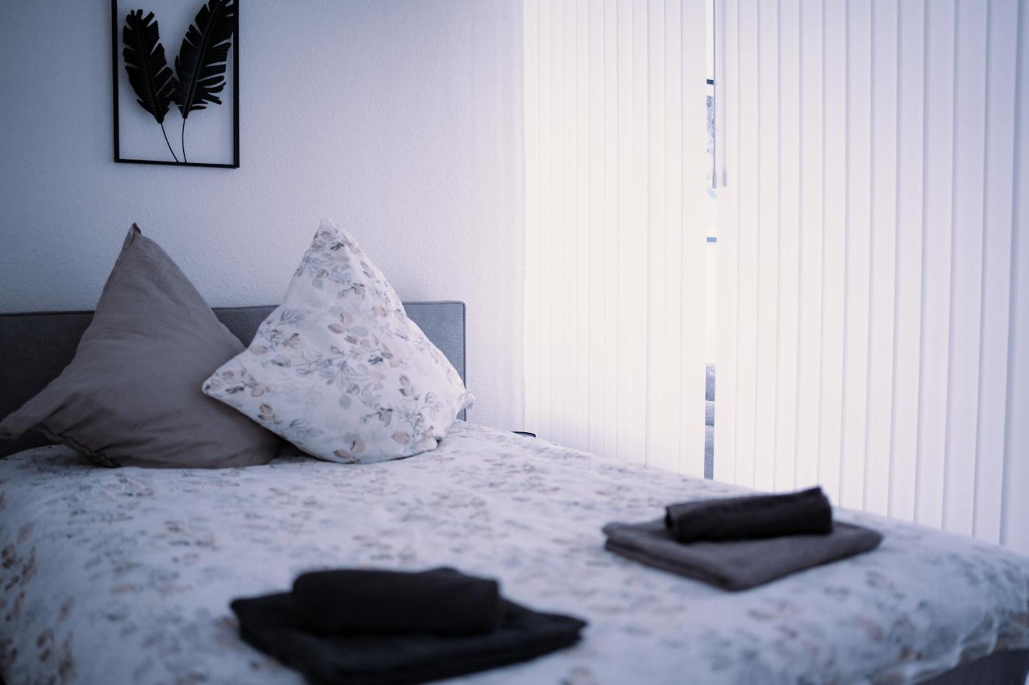 Schoenes Apartment In Der Altstadt , Kostenlose Parkplaetze In Der Naehe Emden Esterno foto