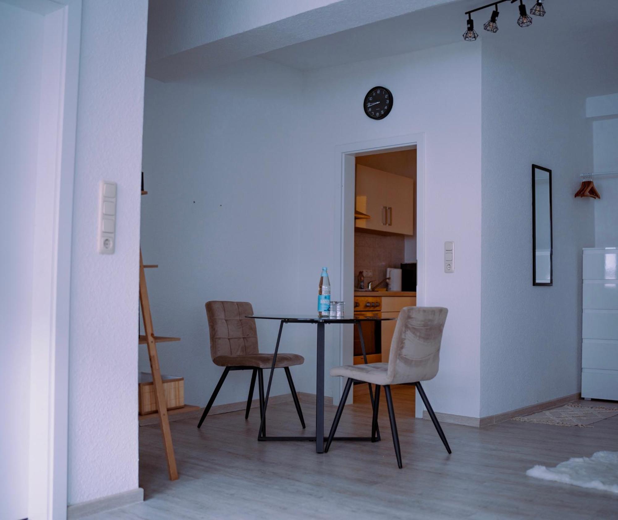 Schoenes Apartment In Der Altstadt , Kostenlose Parkplaetze In Der Naehe Emden Esterno foto